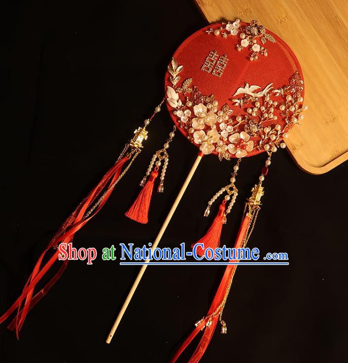 China Handmade Bride Shell Plum Palace Fan Traditional Wedding Silk Fan Classical Dance Red Ribbon Tassel Circular Fan