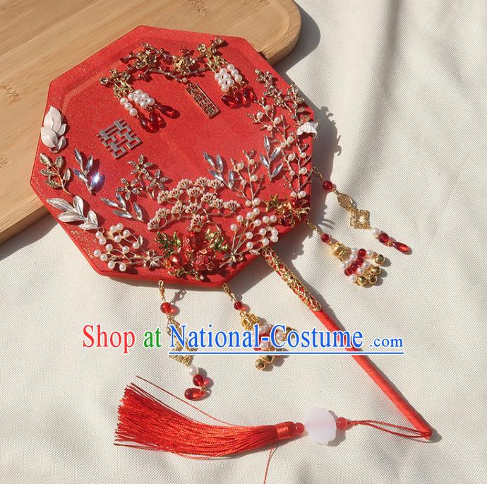 China Handmade Bride Red Palace Fan Traditional Wedding Octagon Fan Classical Dance Golden Bells Tassel Fan