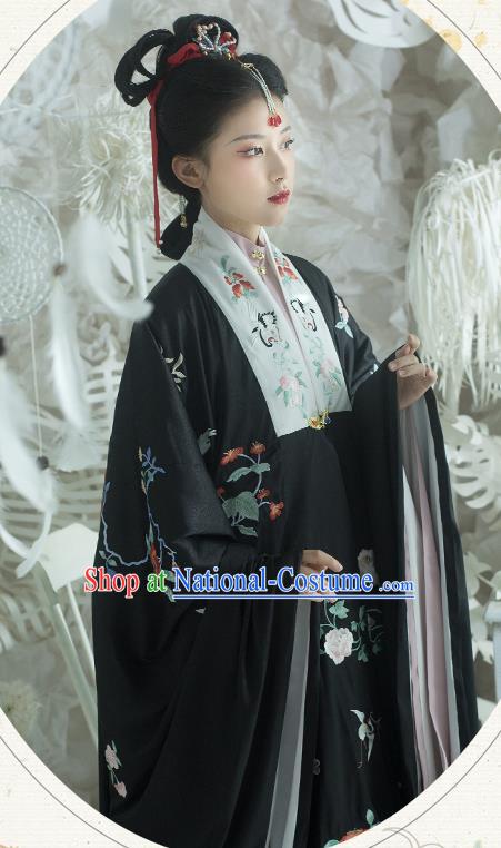 China Ancient Imperial Mistress Embroidered Hanfu Black Cape Traditional Ming Dynasty Noble Beauty Historical Clothing