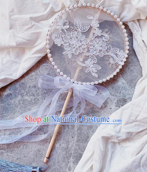 China Classical Lace Flowers Circular Fan Handmade Palace Fan Traditional Hanfu Silk Fan