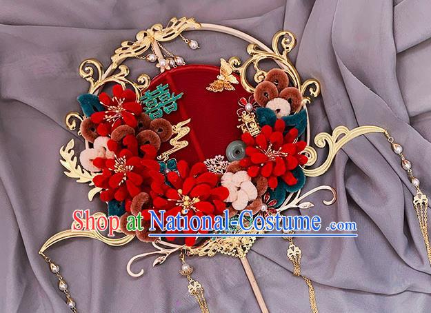 China Handmade Wedding Palace Fan Traditional Hanfu Silk Fan Classical Red Velvet Chrysanthemum Circular Fan