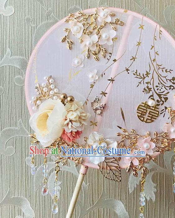 China Handmade Wedding Rose Circular Fan Bride Palace Fan Traditional Pink Silk Hanfu Fan