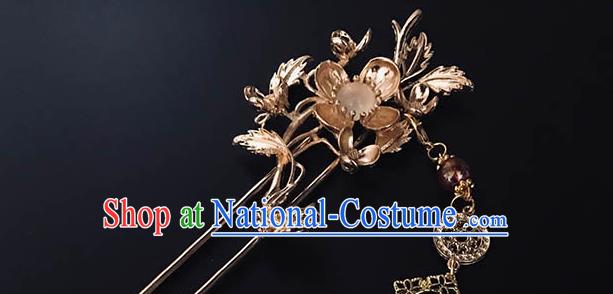 China Classical Golden Plum Blossom Hairpin Handmade Tassel Hair Stick Traditional Hair Accessories