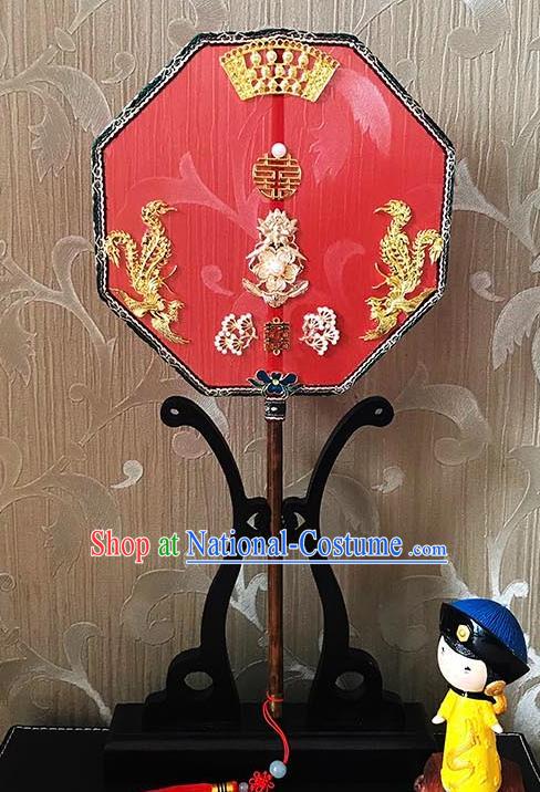 China Handmade Golden Plum Blossom Palace Fan Wedding Octagon Fan Traditional Red Silk Fan