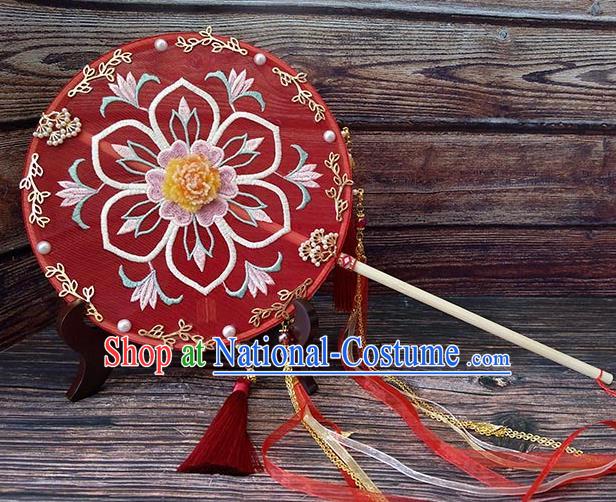 China Traditional Tang Dynasty Red Silk Fan Handmade Palace Fan Wedding Embroidered Circular Fan