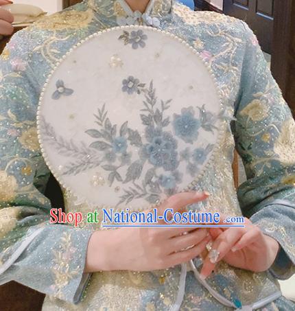 China Handmade Blue Lace Flowers Palace Fan Wedding Silk Fan Traditional Bride Circular Fan