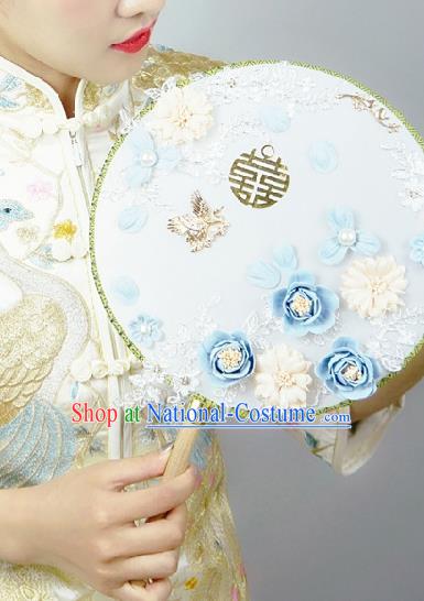 China Handmade Blue Roses Palace Fan Traditional Wedding Silk Fan Bride Circular Fan