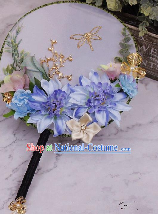 China Handmade Wedding Palace Fan Bride Blue Flowers Circular Fan Traditional Xiuhe Suit Silk Fan