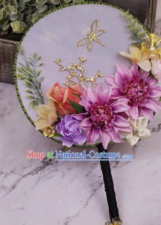 China Handmade Rosy Flowers Circular Fan Traditional Xiuhe Suit Silk Fan Wedding Bride Palace Fan