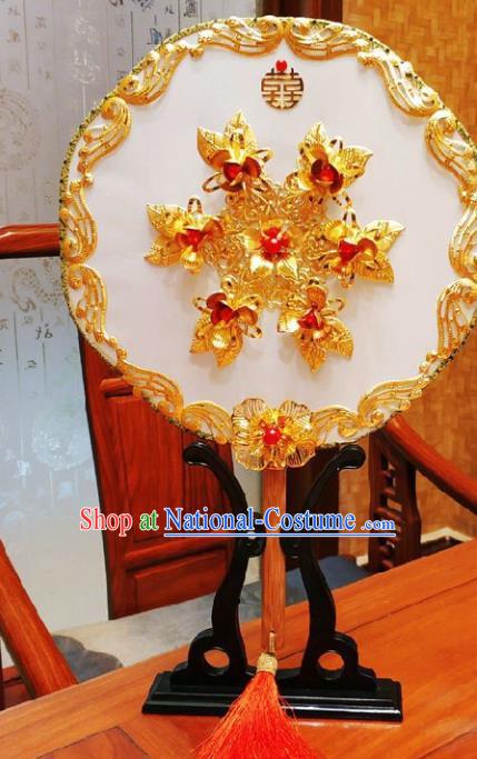 China Traditional Xiuhe Suit Silk Fan Handmade Wedding Palace Fan Bride Golden Flowers Circular Fan