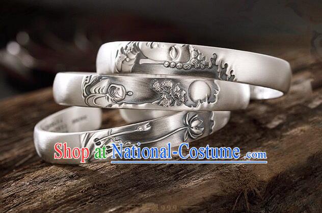 China Handmade Silver Carving Lotus Bracelet Traditional Wristlet Jewelry