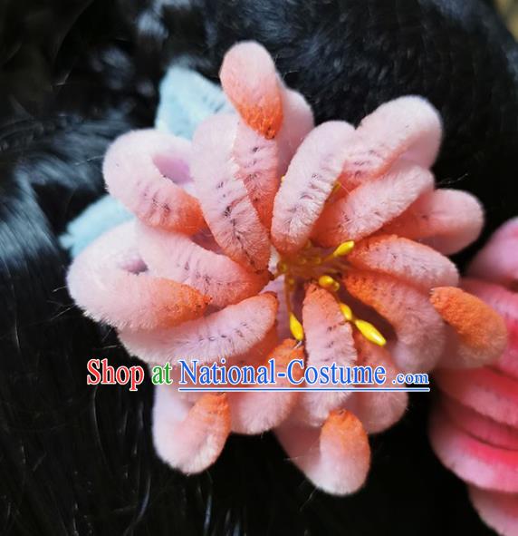 China Traditional Velvet Pink Chrysanthemum Hairpin Handmade Ancient Empress Headwear