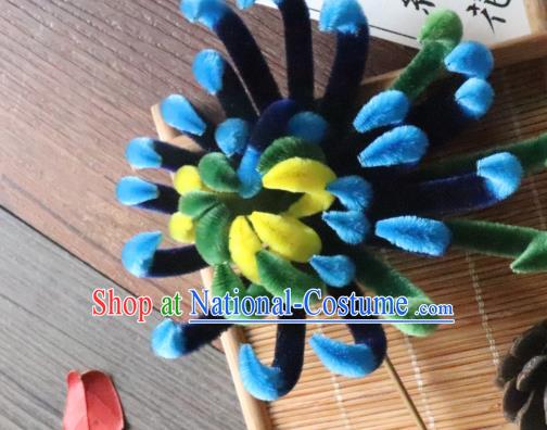 China Classical Hanfu Green Hair Stick Traditional Ancient Court Lady Velvet Chrysanthemum Hairpin