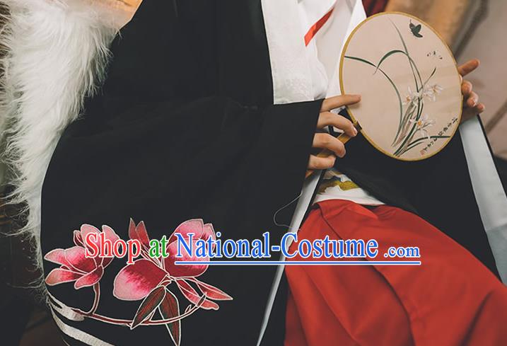 Traditional China Ming Dynasty Historical Clothing Ancient Noble Woman Embroidered Costumes