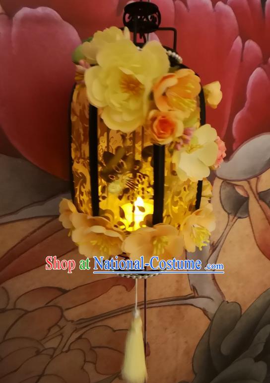 Handmade Chinese Spring Festival Lantern Traditional Silk Flowers Portable Lamp