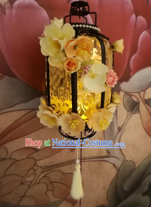 Handmade Chinese Spring Festival Lantern Traditional Silk Flowers Portable Lamp