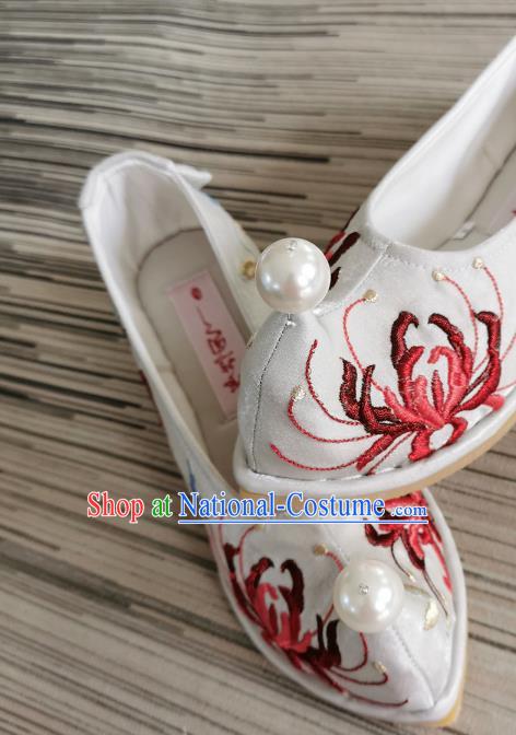 Handmade Chinese Traditional Ming Dynasty Hanfu Shoes Satin Shoes White Embroidered Shoes