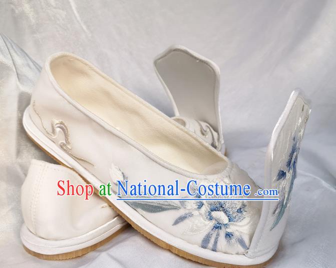 Handmade Chinese Traditional Han Dynasty Princess Shoes White Satin Shoes Embroidered Epiphyllum Shoes