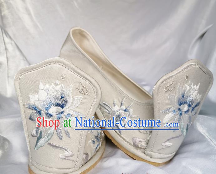 Handmade Chinese Traditional Han Dynasty Princess Shoes Embroidered Epiphyllum Shoes White Satin Shoes