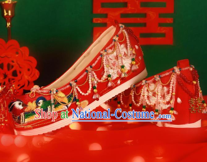 Handmade Chinese Ancient Princess Beads Tassel Shoes Traditional Hanfu Wedding Shoes Embroidered Mandarin Duck Shoes