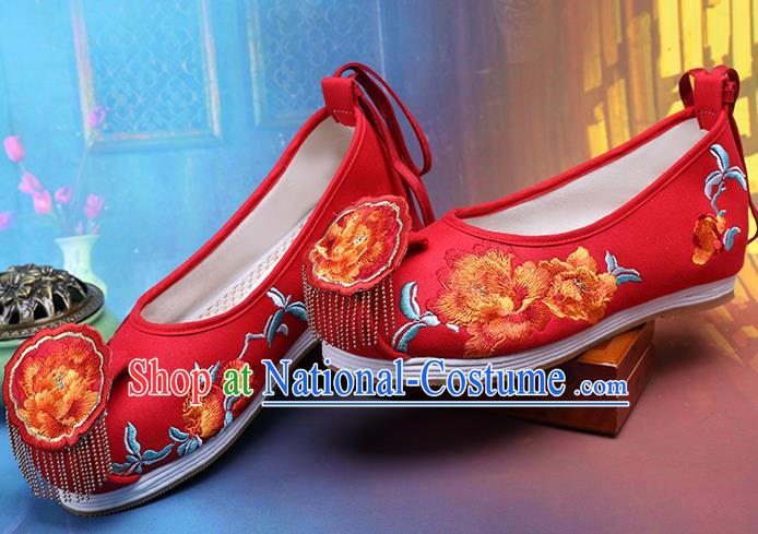 Chinese Ancient Bride Red Shoes Wedding Embroidered Peony Shoes Traditional Hanfu Golden Tassel Shoes