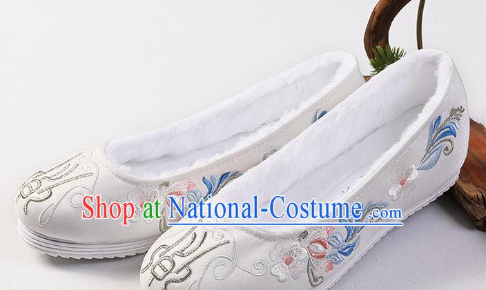 Chinese Traditional Winter Shoes Handmade Embroidered Shoes Hanfu Cloth Shoes