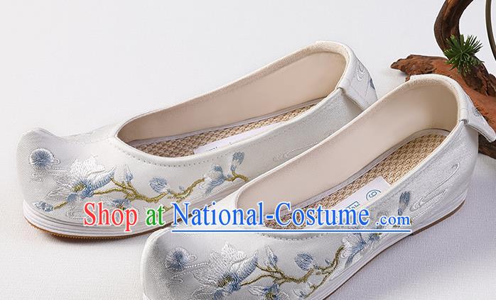 Chinese Handmade Embroidered Mangnolia Shoes Traditional Hanfu Shoes White Cloth Bow Shoes