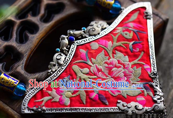 Chinese Classical Embroidered Necklet Pendant Handmade National Necklace Ethnic Silver Accessories