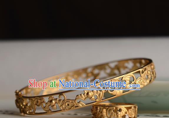 China National Golden Bracelet Jewelry Traditional Handmade Carving Bats Bangle Accessories