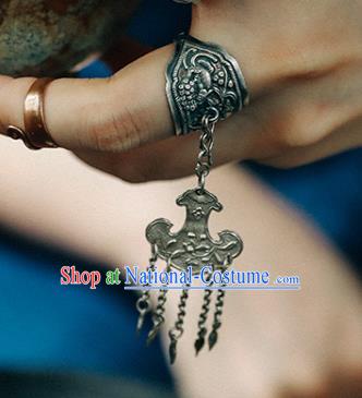 China Handmade Silver Carving Ring Traditional Jewelry Accessories Tassel Circlet