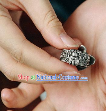 China Traditional Circlet Handmade Silver Carving Bat Ring Jewelry Accessories