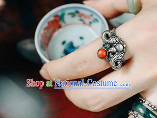 China Traditional Circlet Handmade Silver Carving Bat Ring Jewelry Accessories