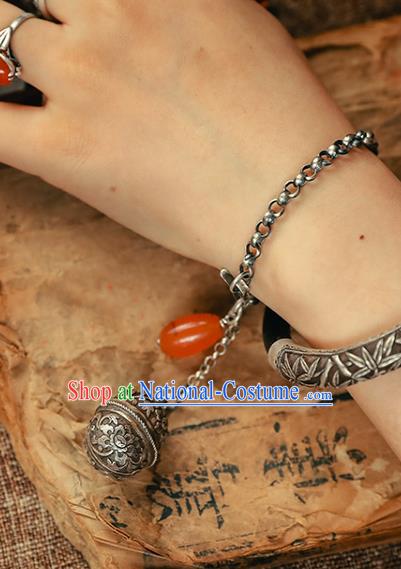 China Traditional Silver Sachet Bracelet Accessories Classical Wristlet Chain Jewelry Agate Tassel Bangle