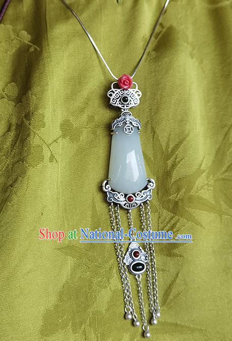 Chinese Classical Jade Brooch Handmade National Silver Tassel Breastpin Pendant Cheongsam Jewelry Accessories