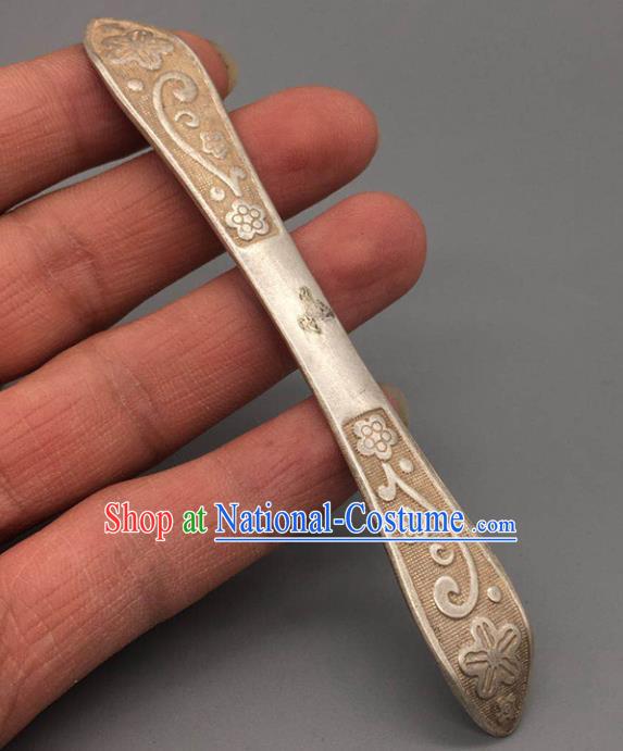 China Traditional Qing Dynasty Hair Accessories Classical Silver Hairpin Handmade Carving Plum Blossom Hair Stick