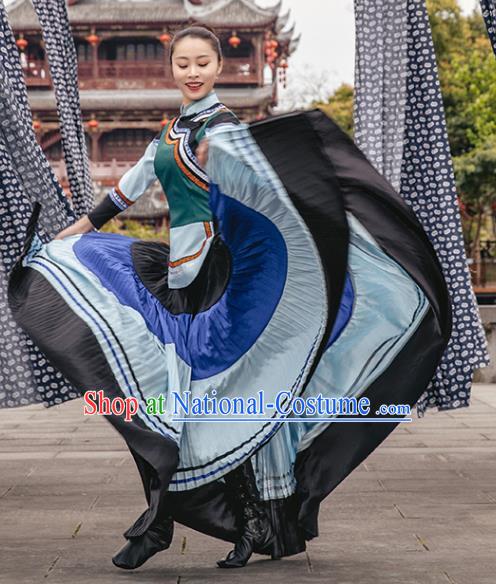 China Traditional Yi Nationality Folk Dance Clothing Ethnic Women Dance Outfits