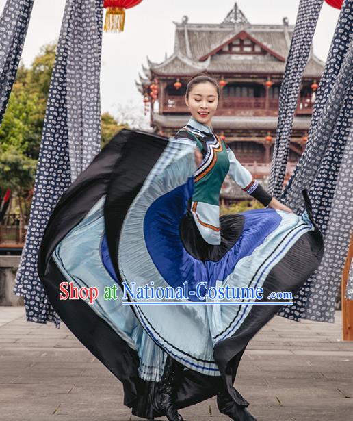 China Traditional Yi Nationality Folk Dance Clothing Ethnic Women Dance Outfits