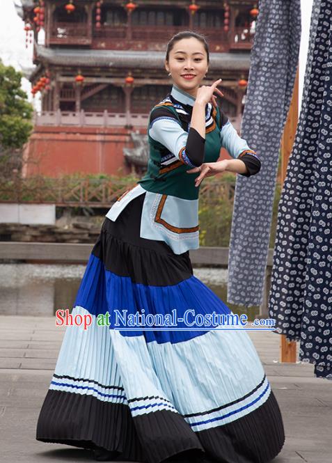 China Traditional Yi Nationality Folk Dance Clothing Ethnic Women Dance Outfits