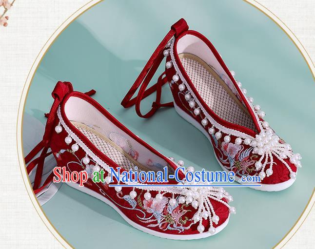 China Embroidered Phoenix Shoes Classical Beads Shoes Traditional National Wedding Red Cloth Shoes