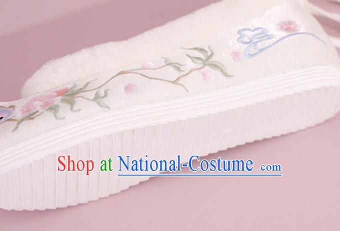 China Embroidered Peach Flowers Shoes National Winter Shoes Traditional Hanfu Princess Shoes White Cloth Shoes