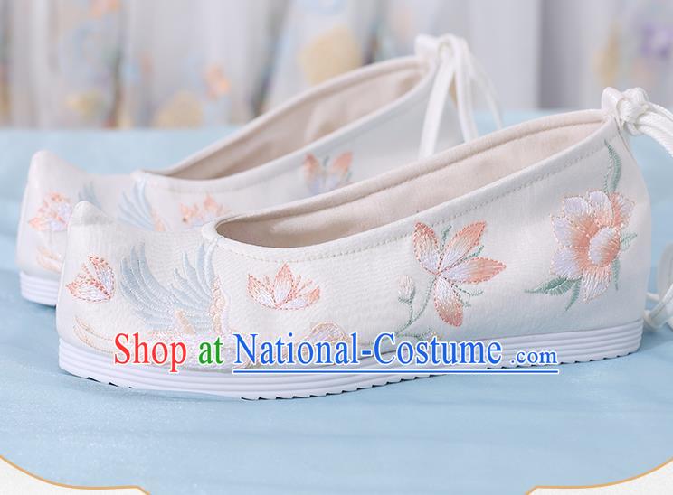 China National White Cloth Shoes Traditional Hanfu Shoes Ming Dynasty Young Lady Embroidered Shoes