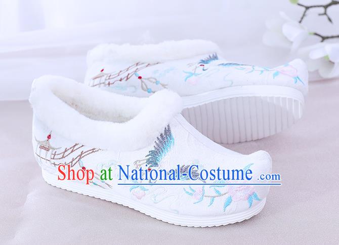 China National Winter Shoes Traditional White Cloth Shoes Embroidered Crane Shoes