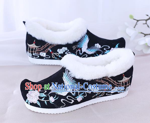 China Embroidered Crane Shoes National Winter Shoes Traditional Black Cloth Shoes