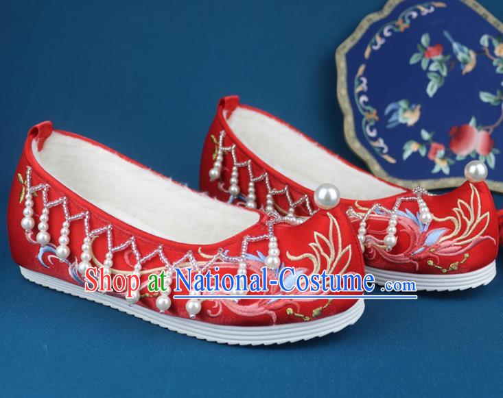 China Traditional Ming Dynasty Wedding Shoes Ancient Princess Embroidered Red Cloth Shoes Beads Tassel Shoes