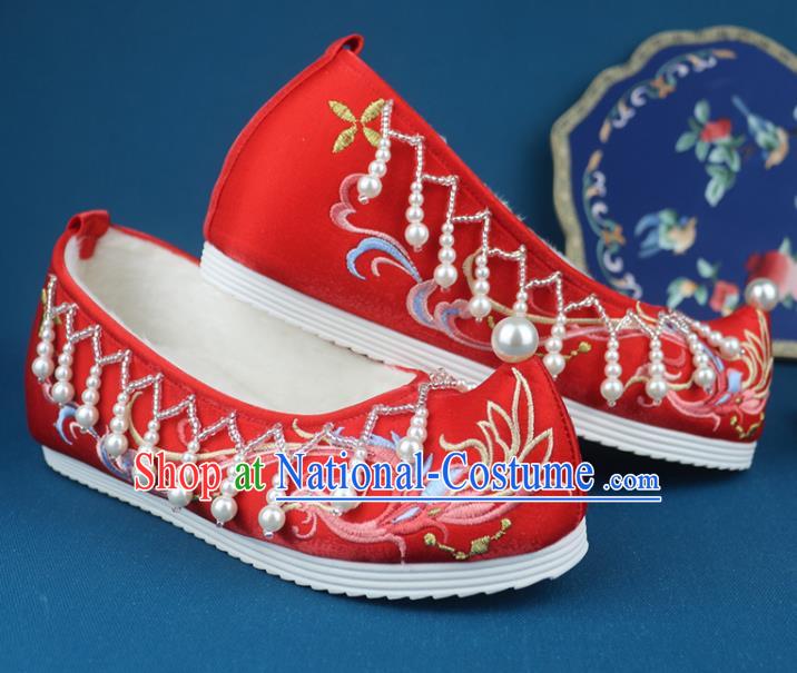 China Traditional Ming Dynasty Wedding Shoes Ancient Princess Embroidered Red Cloth Shoes Beads Tassel Shoes