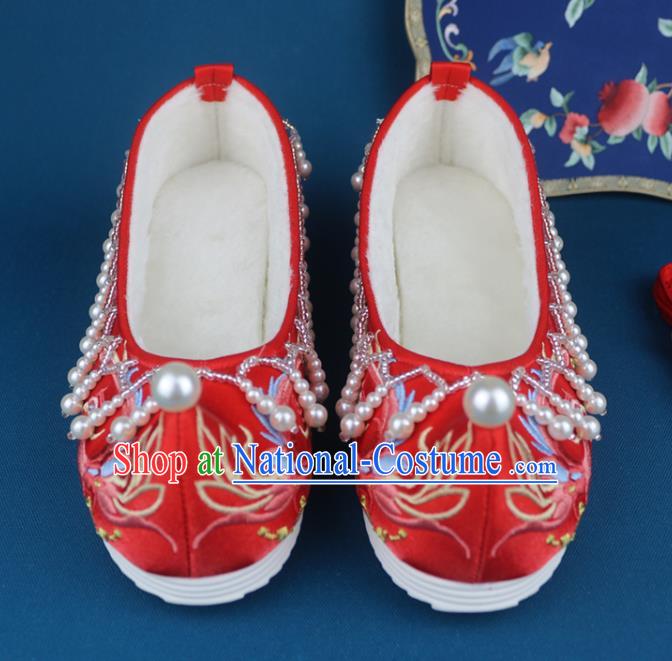 China Traditional Ming Dynasty Wedding Shoes Ancient Princess Embroidered Red Cloth Shoes Beads Tassel Shoes