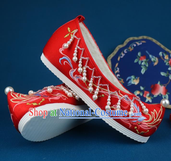 China Traditional Ming Dynasty Wedding Shoes Ancient Princess Embroidered Red Cloth Shoes Beads Tassel Shoes