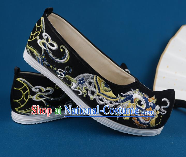 Chinese Handmade Men Shoes Embroidered Lion Shoes Traditional Black Cloth Shoes