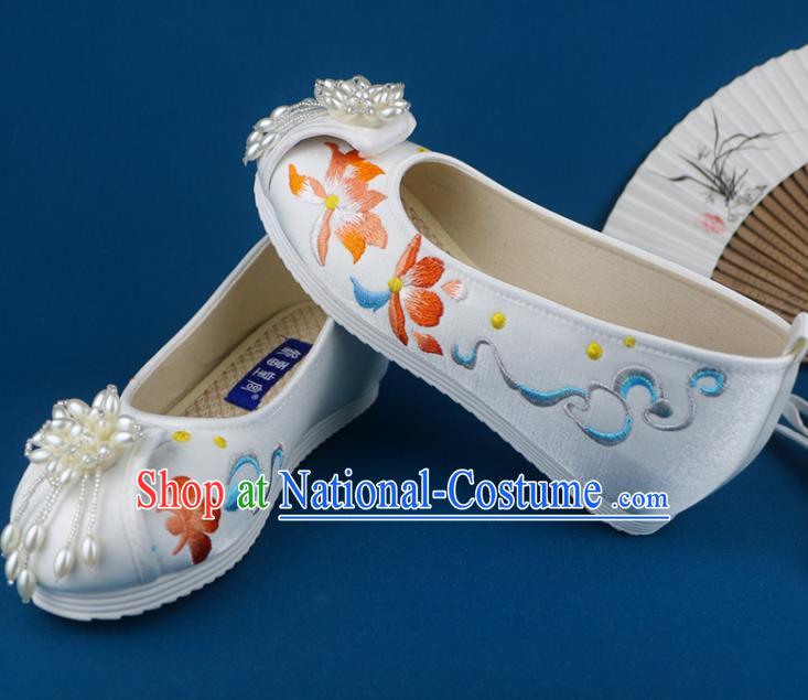 China Pearls Tassel Shoes Embroidered Shoes Traditional Wedding White Cloth Shoes