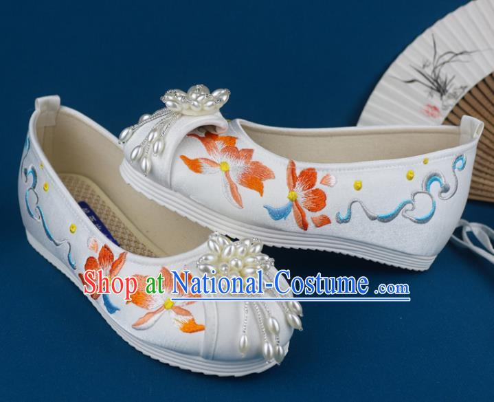 China Pearls Tassel Shoes Embroidered Shoes Traditional Wedding White Cloth Shoes